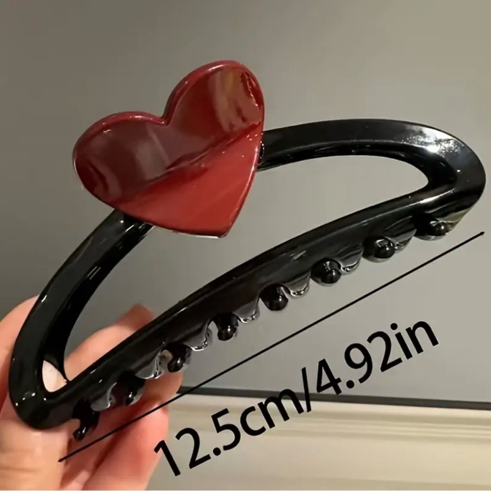 Heart-Shaped Large Hair Clips Set - Picture 5 of 5